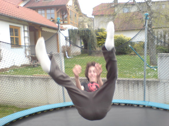 Trampolin beda,kevin and meee - 