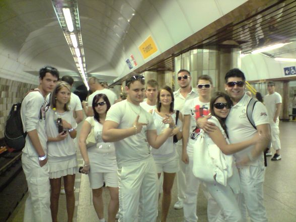 SENSATION WHITE Praha - 