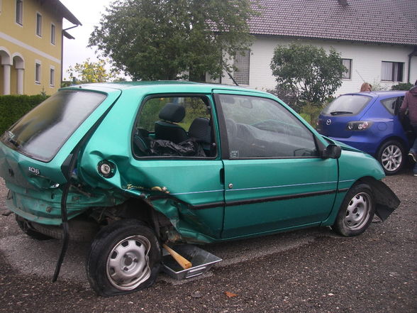 SCHWERSTUNFALL AUF DER SIPBACHZELLERSTR. - 