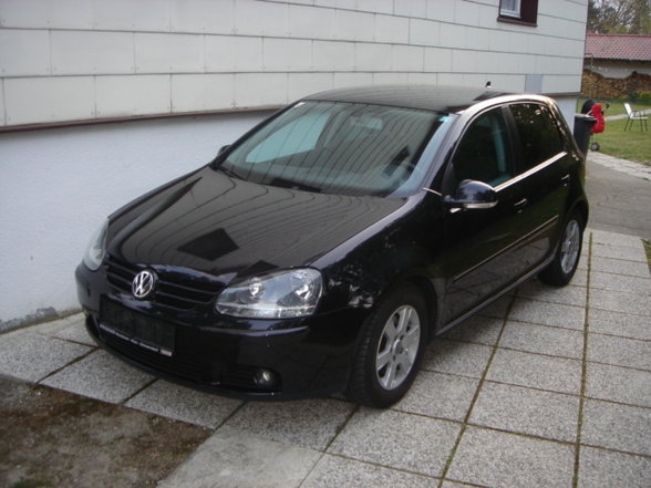 VW Golf 5 - 