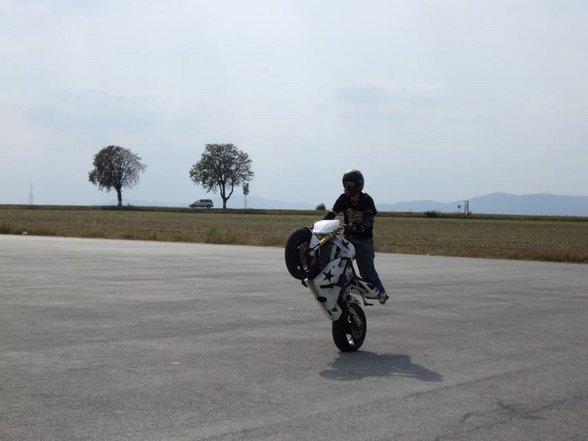 Motorradtricks am Rübenplatz - 