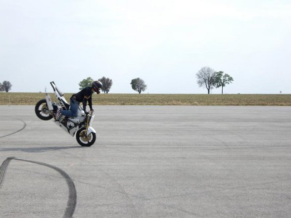 Motorradtricks am Rübenplatz - 