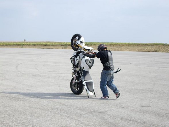 Motorradtricks am Rübenplatz - 