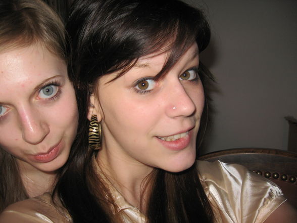 LaUrA uNd AnNa - 