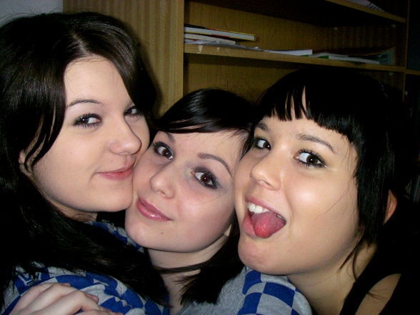 Me AnD FrIENdSs - 