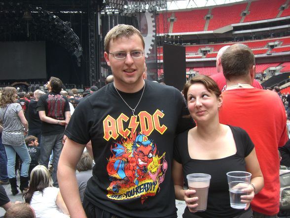 london03 & 09 AC/DC in Wembley - 