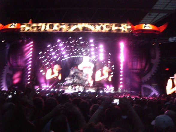 london03 & 09 AC/DC in Wembley - 