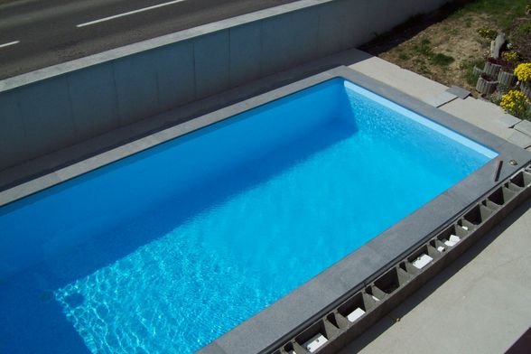 neuer  pool  im  bau  - 