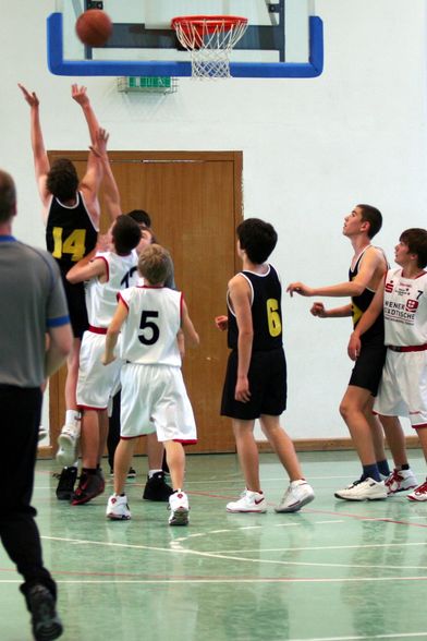 Basketball 08/09 - 