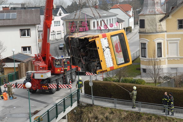 des is weil i überoi dabei sein muas.... - 