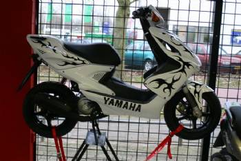 YAMAHA - 