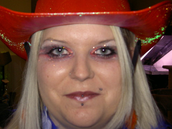 FASCHING`S MAKE-UP - 