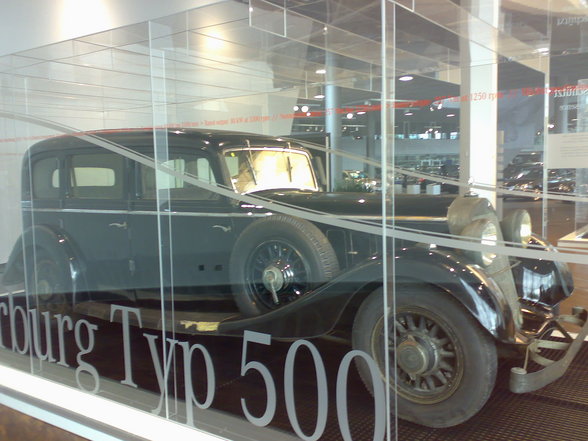 Mercedes Museum in Deutschland! - 