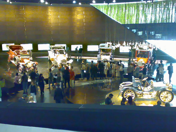 Mercedes Museum in Deutschland! - 