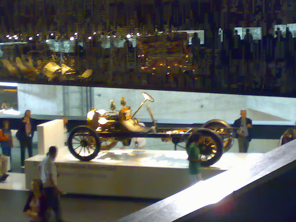 Mercedes Museum in Deutschland! - 