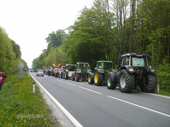 Traktorsternfahrt noch Wean :D - 