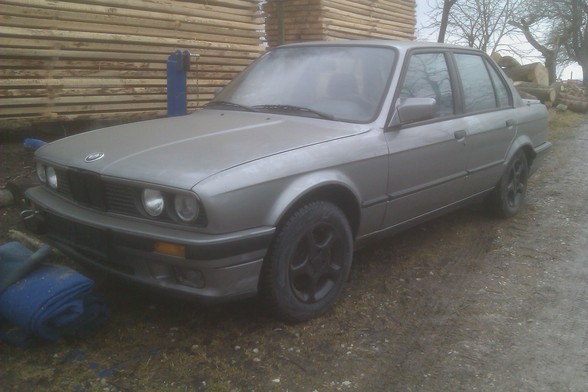 BMW E30 325i - 