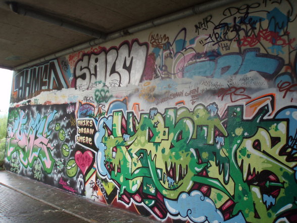 Graffitis of amsterdam - 