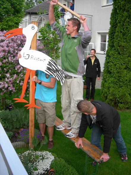 Storch aufstellen am 13.5.09  - 