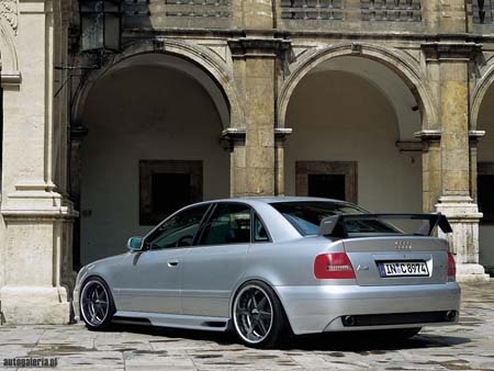 AUDI A4 quattro - 