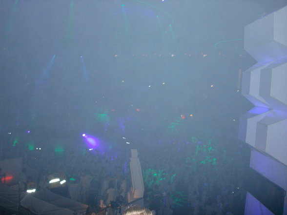 Sensation White - Prag 2007 - 