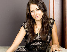 amanda crew sie is sooooooo hübsch!!! - 