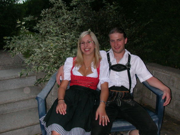 Lederhosen & Dirndl's - 