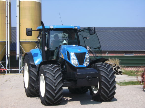 Holland - neuer Traktor - 