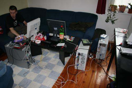 Lan-Party  °gg°(bei uns )  - 