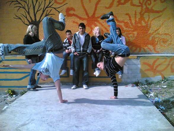 ---> BREAKDANCE<--- - 