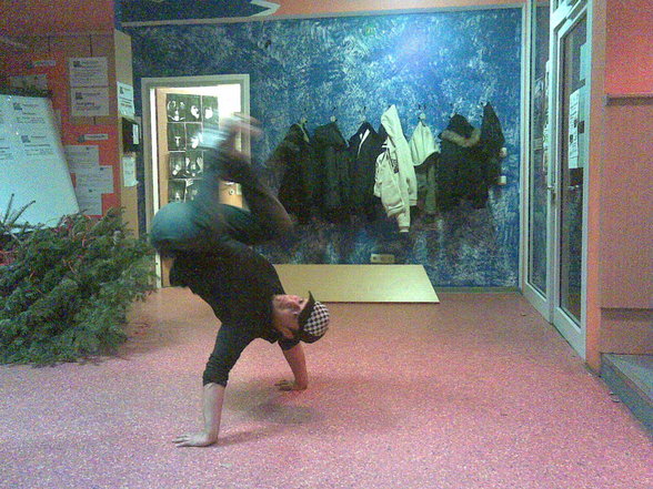 ---> BREAKDANCE<--- - 