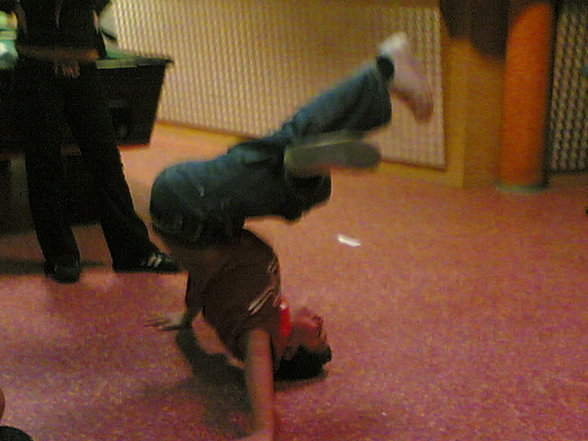 ---> BREAKDANCE<--- - 