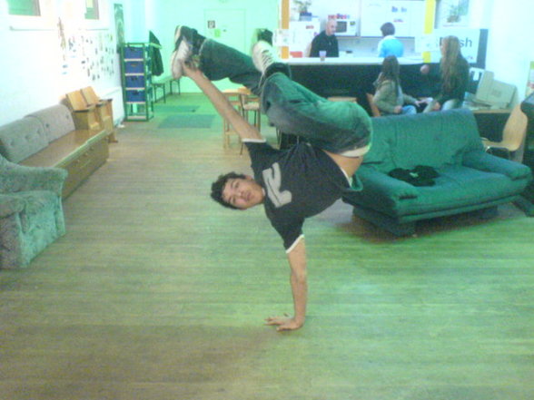 ---> BREAKDANCE<--- - 