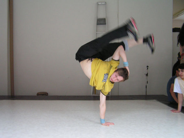 ---> BREAKDANCE<--- - 