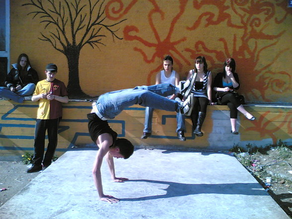 ---> BREAKDANCE<--- - 