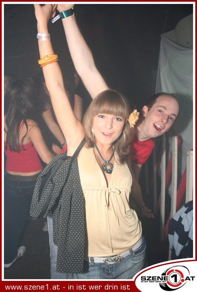 PartyQueen :] - 