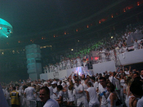 Sensation White Prag07 - 