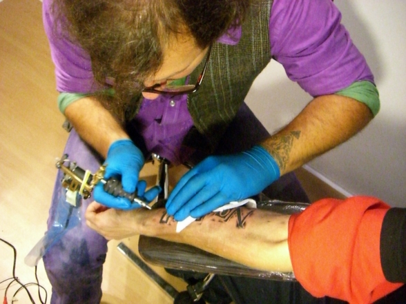 Klaus S. zu Gast im BWTS Tattoo Studio - 