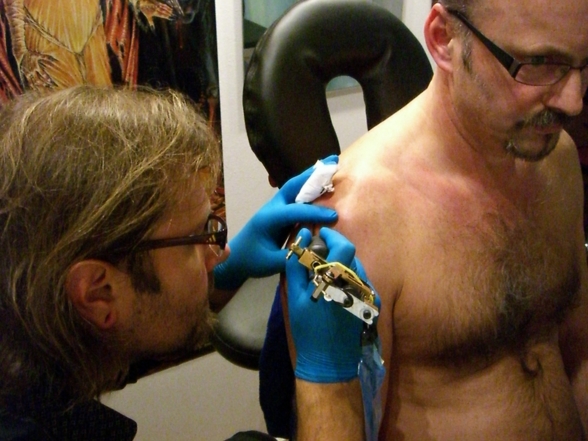 Klaus S. zu Gast im BWTS Tattoo Studio - 