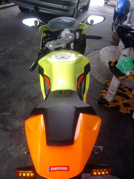 Mei neichs moped ;) - 