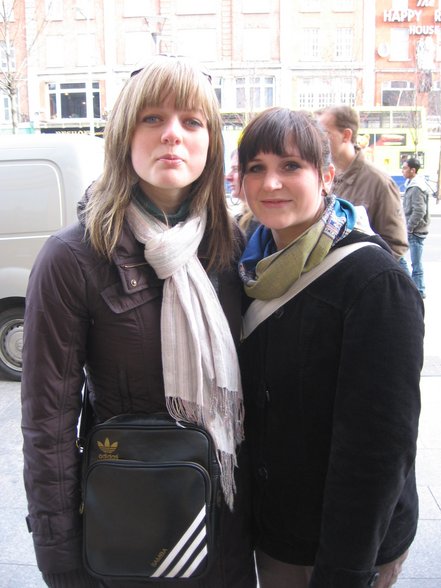 Sabi & Lisa in Dublin - 