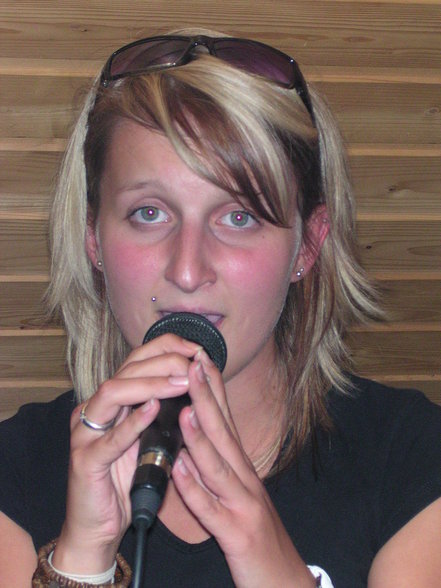 KARIN - vocals - 