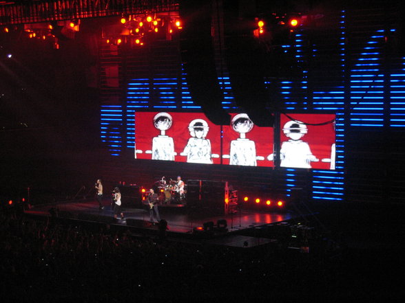 Red Hot Chili Peppers - 