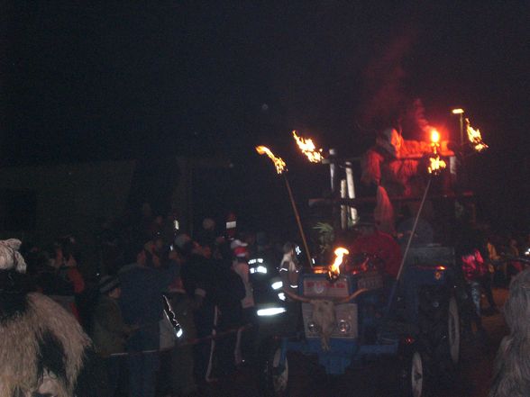 perchtenlauf in weisskirchen - 