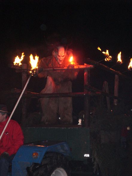 perchtenlauf in weisskirchen - 