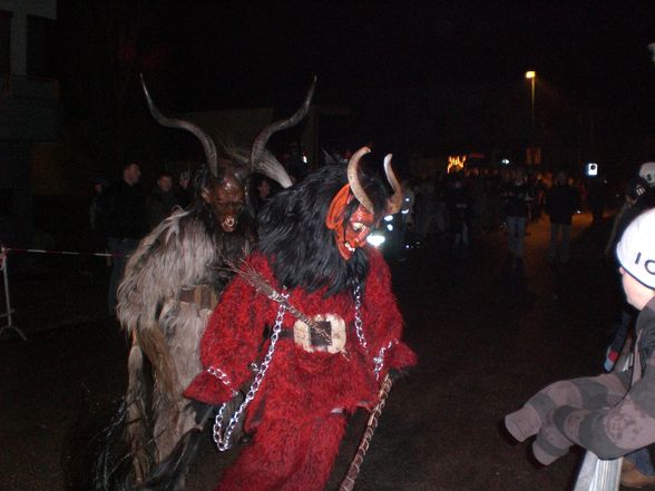 perchtenlauf in weisskirchen - 