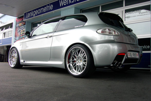 Alfa Romeo 147 - 