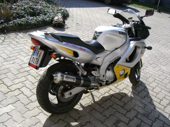 Yamaha YZF 600 R - 