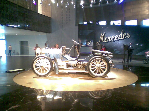 Mercedes Museum Stuttgart - 