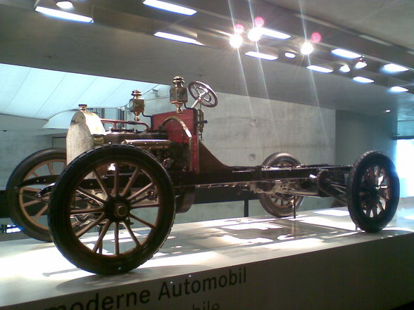 Mercedes Museum Stuttgart - 